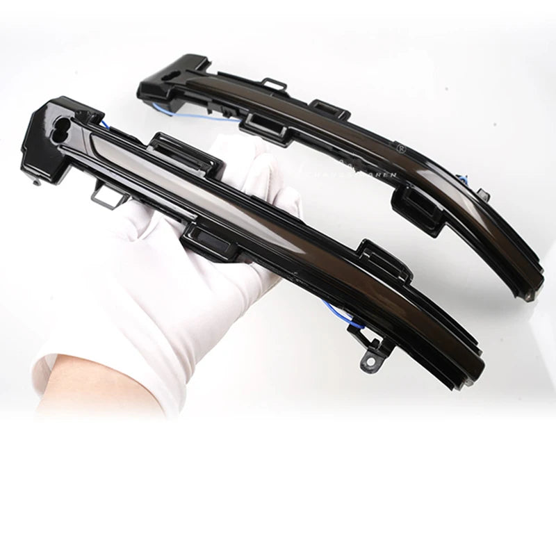 VW ID.4 Dynamic Reverse Mirror Turn Signal